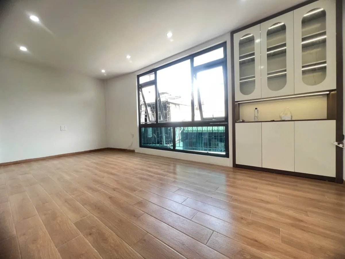 Bán Nhà Linh Quang. Đống Đa. Lô Góc. 6 Tầng Thang Máy. DT 45m2. MT 6m. Giá 8,56 Tỷ.