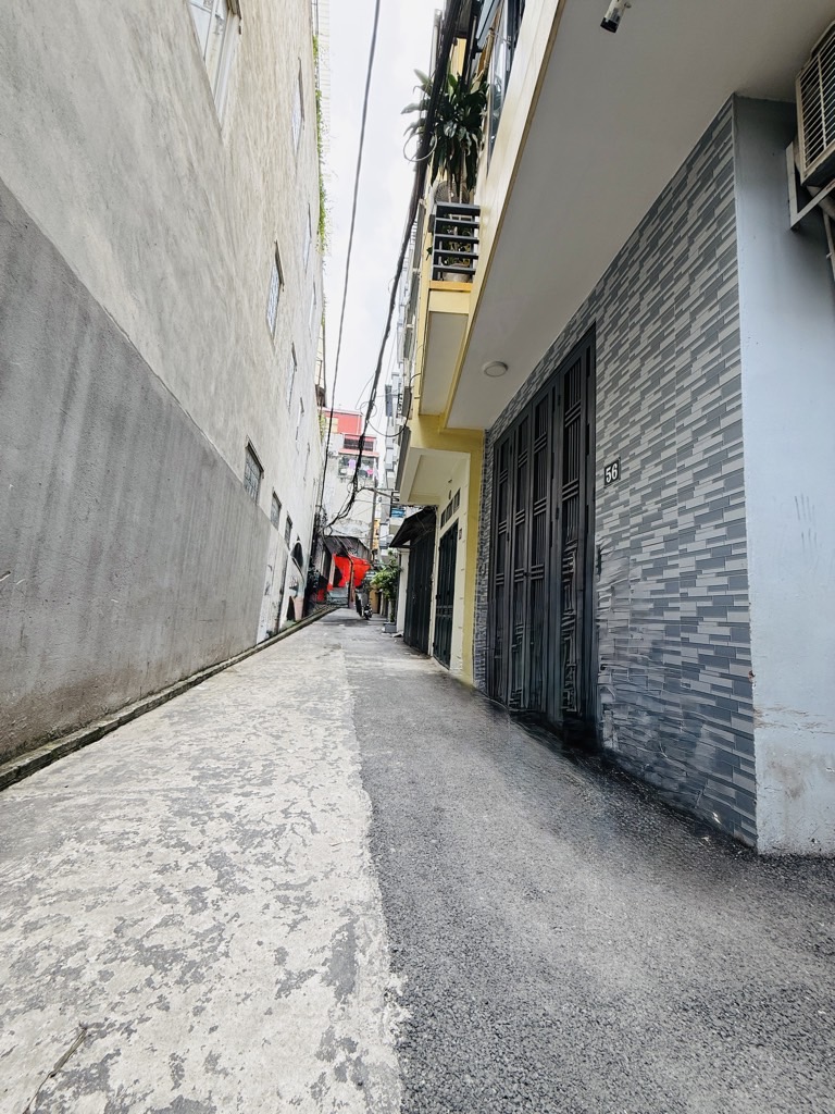 bán nhà Thanh Xuân 40m 4 tầng, siêu đẹp, hiếm có, vị trí đắc địa, tặng full nội thất ở luôn, sổ phân lô