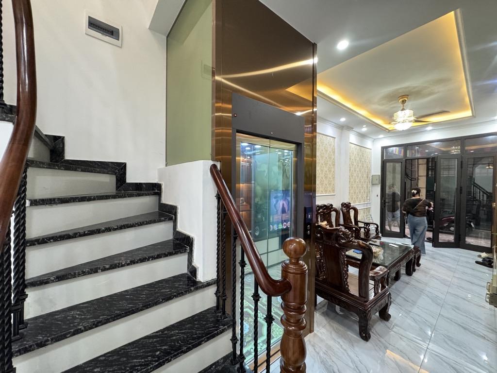 Nhà Xuân Đỉnh 46m2, 6 tầng, thang máy, gần Hồ Tây, giá 10.7 tỷ