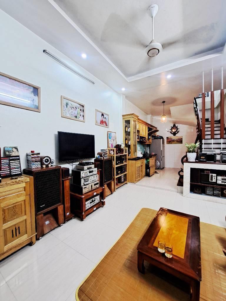 Nhà đẹp Phú Mỹ 37m2, 5 tầng, xe đỗ cửa, bán 6,7 tỷ