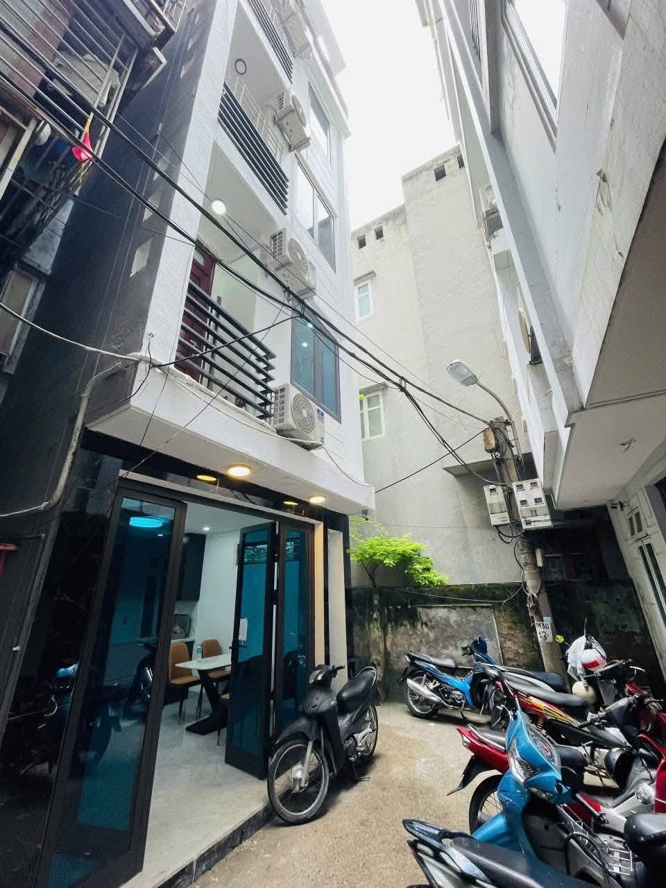 Cần bán gấp nhà Sổ đỏ 30m, 5 tầng, mặt tiền 4m giá 7.75 tỷ, Phố Yên Hòa, Phường Yên Hòa, Cầu Giấy, Hà Nội 0988451789