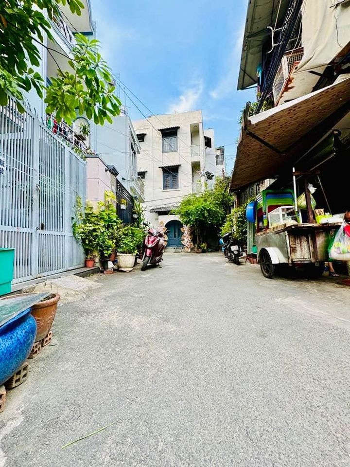 ĐỐI DIỆN ĐHCT – HẺM XE HƠI THÔNG – NHÀ MỚI 2 TẦNG – 53M – FULL NỘI THẤT CHỈ 4.X TỶ