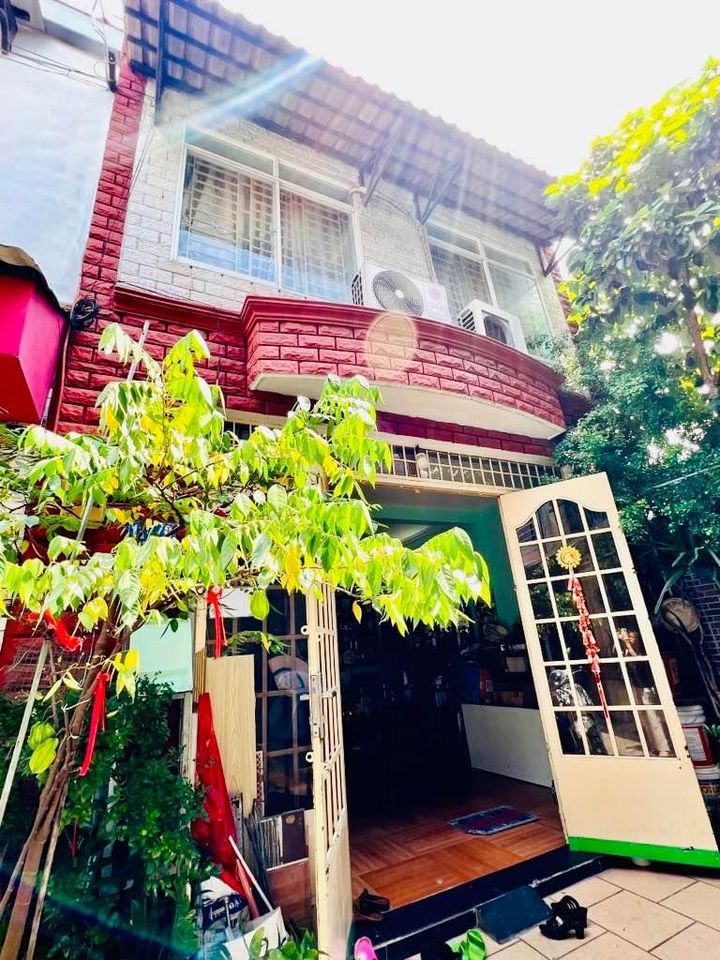 BÁN NHÀ 2 TẦNG 52M² HẺM Ô TÔ GẦN AEON TÂN PHÚ – 5.5 TỶ TL