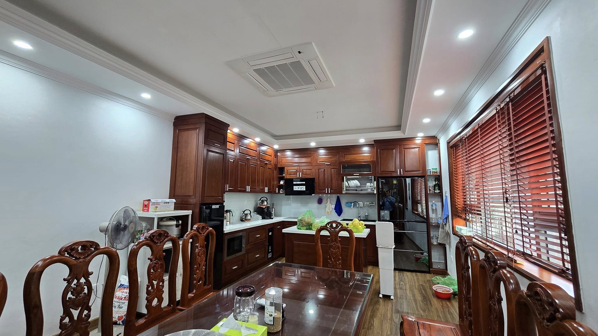 BÁN PHÂN LÔ, KINH DOANH, Ô TÔ, NGÕ THÔNG PHỐ THÁI HÀ 40M 5 TẦNG MẶT TIỀN 4m 14ty