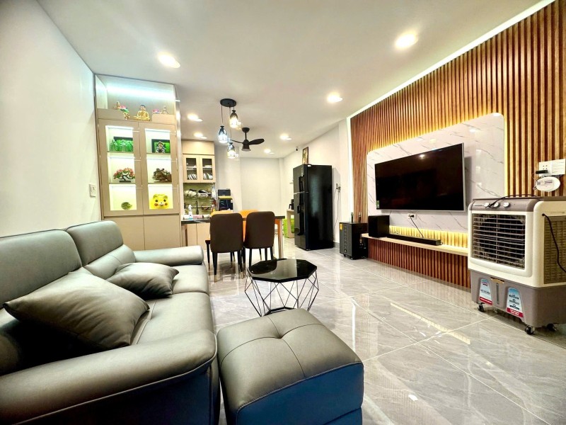 Bán nhà 2 tầng, 56m2, HXH đường 102, Tăng Nhơn Phú A, Q.9. 2PN, SH, 6.35 tỷ.