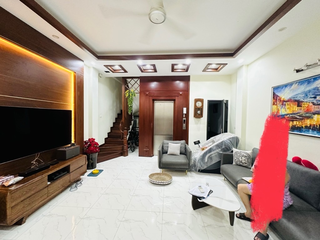 Tây Sơn 6 tầng thang máy, gần vườn hoa, 1 nhà ra phố, gần trường Đại Học