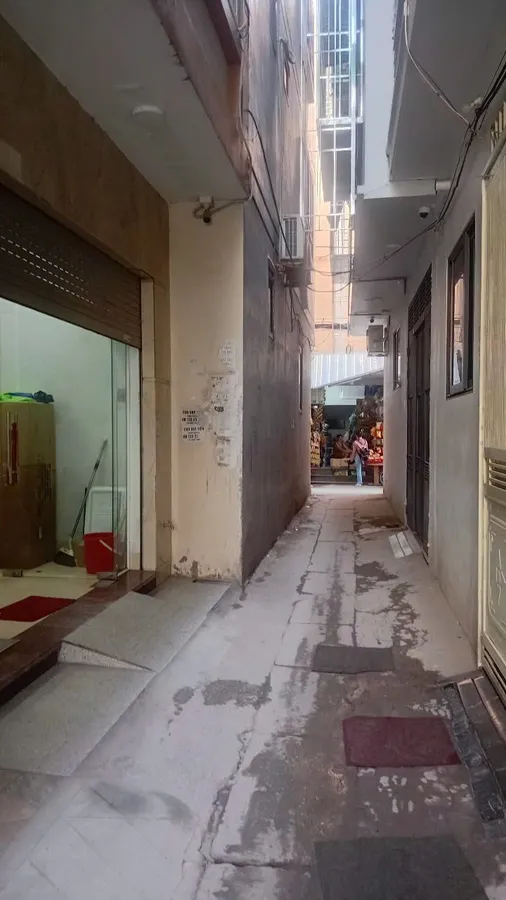 BÁN NHÀ DỊCH VỌNG – TRUNG TÂM CỦA MUA SẮM – TIỆN ÍCH NGẬP TRÀN – 3 MẶT THOÁNG