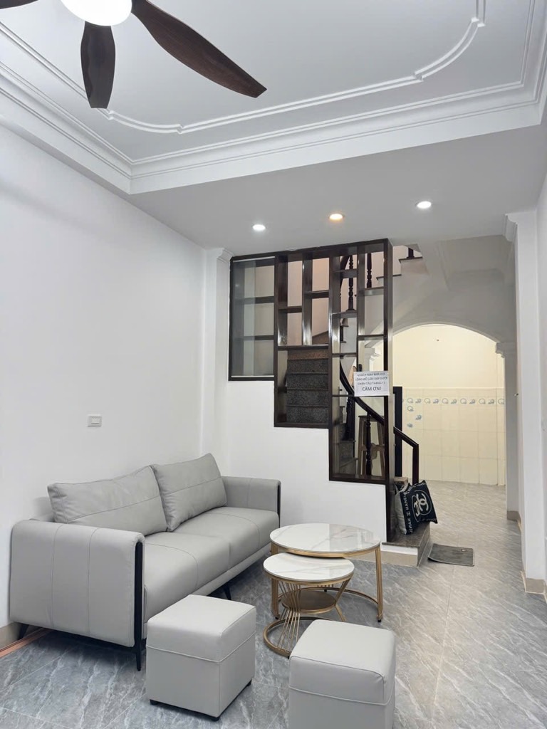 NHÀ HOT MỸ ĐÌNH - NAM TỪ LIÊM- NGÕ THÔNG - RỘNG - VF3 ĐỖ CỬA - 5 PHÚT RA BÊN XE MỸ ĐINH