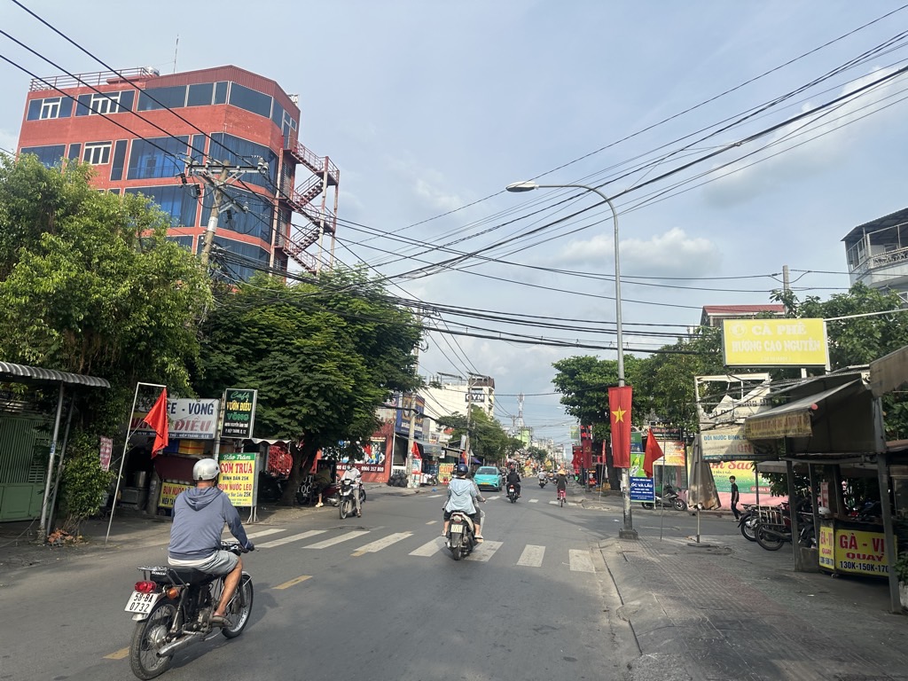 Bán Nhà MẶT TIỀN Nguyễn Ảnh Thủ Q.12: 280m2, 8m Mặt Tiền, 4 Tầng, Sổ Hồng - Giá 27 Tỷ