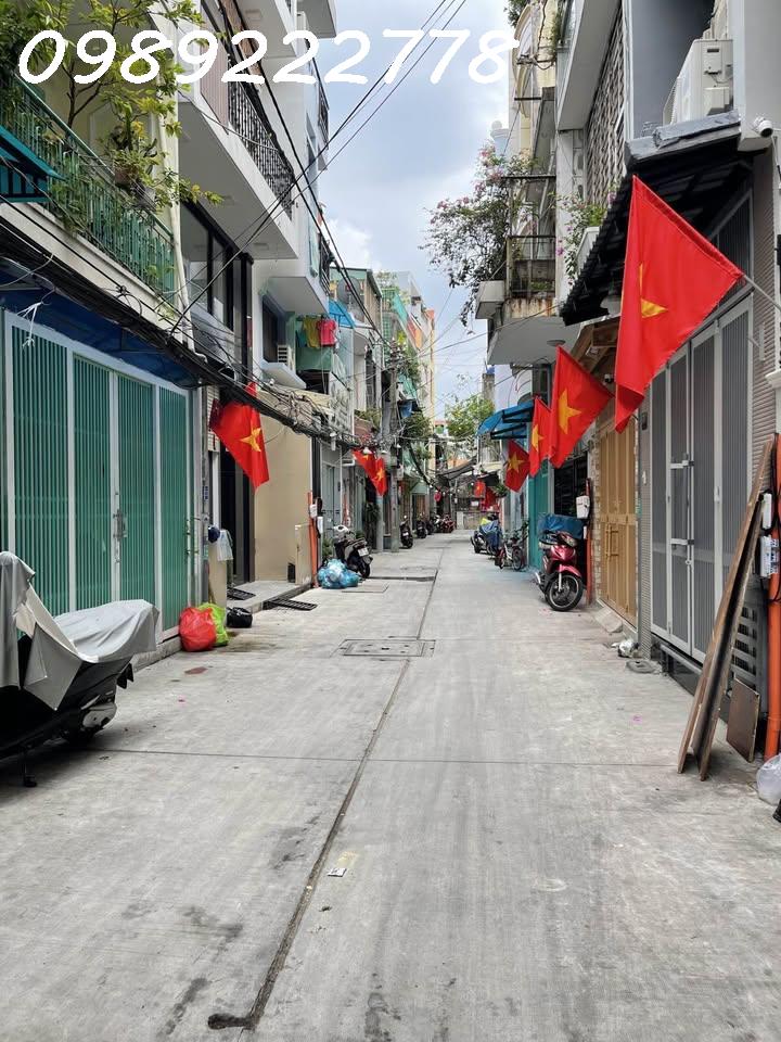 CHỦ GẤP BÁN GIẢM 700Tr - GIÁ 8.3 TỶ QUẬN 3 - HẺM Ô TÔ SẠCH ĐẸP - 4 LẦU MỚI ĐẸP - 36M2 .