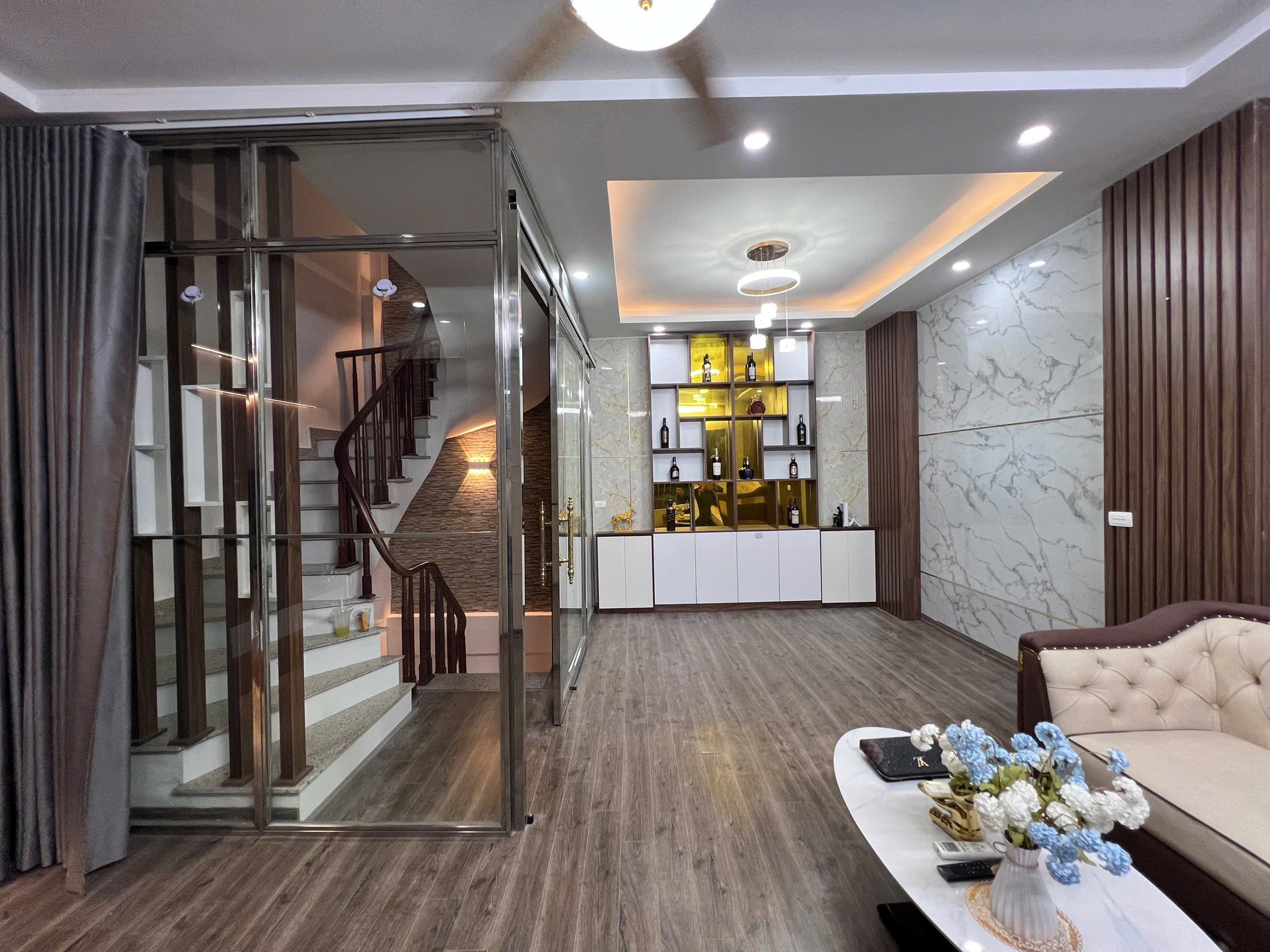 BÁN NHÀ NHÂN HÒA PHÂN LÔ, Ô TÔ, KINH DOANH 40M 6 TẦNG MẶT TIỀN 5M 13 TỶ