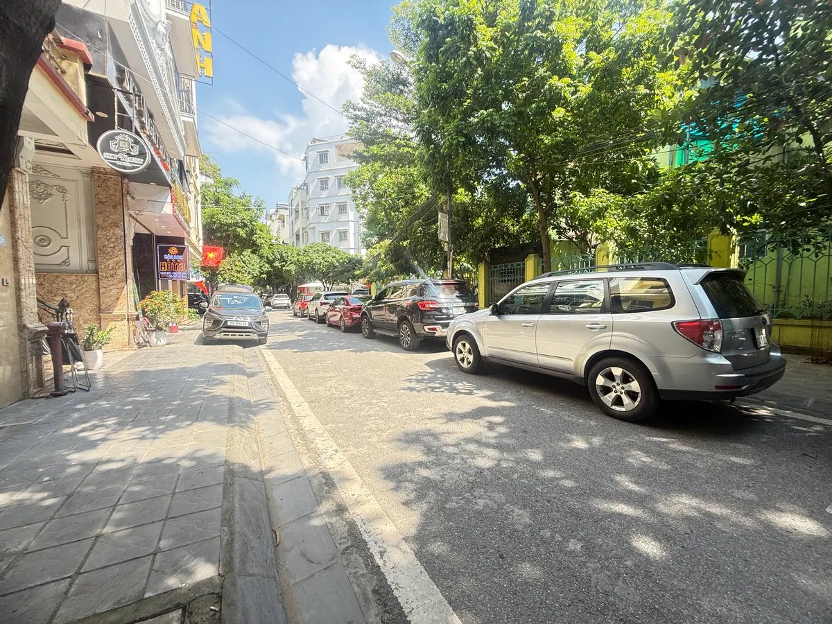 Bán Nhà Phố Trạm 90m2, MT 5m, Vỉa Hè, Ô Tô Tránh, Kinh Doanh, Dòng Tiền Nhỉnh 26 Tỷ