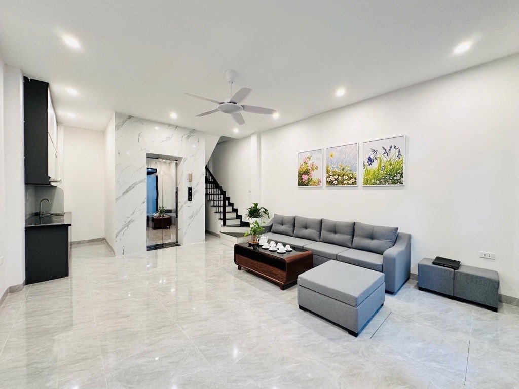 Hoàng Hoa Thám – 43m² – 6 tầng thang máy – ở ngay nhỉnh 11 tỷ