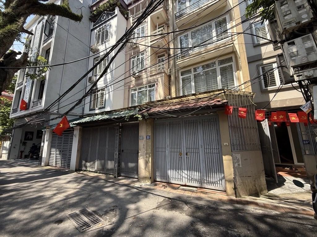 Bán nhà Ngọc Hà – Ô tô vào nhà – 100m² giá chỉ 200tr/m², hiếm có