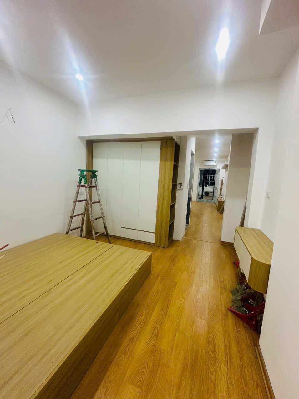 Tầng 3 TT ĐH Sư phạm Trần Quốc Hoàn 79m, 3PN, Sửa sang đẹp, chỉ 3.95 tỷ