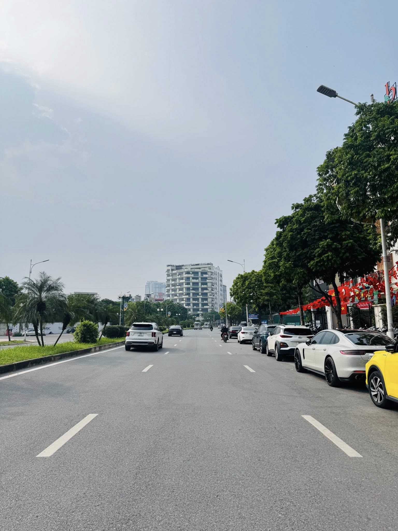 Mặt Phố Ái Mộ Long Biên 55m2 Lô Góc 5 Tầng, Vỉa Hè, Kinh Doanh Dòng Tiền, Nhỉnh 23 Tỷ