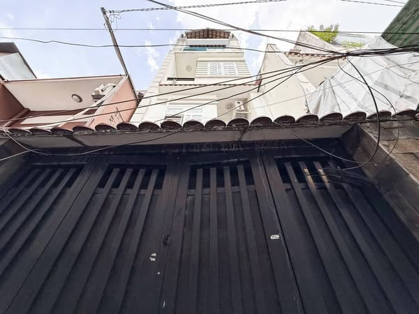 Nhà Đường Nguyễn Đình Chính Quận Phú Nhuận Phường 15.