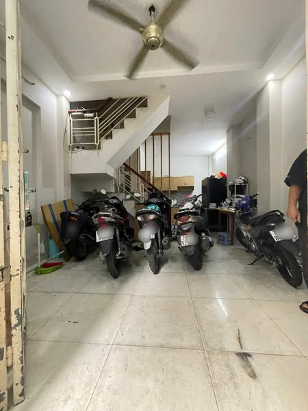 Nhà Đường Nguyễn Tiểu La Phường 8 Quận 10 Cũ.