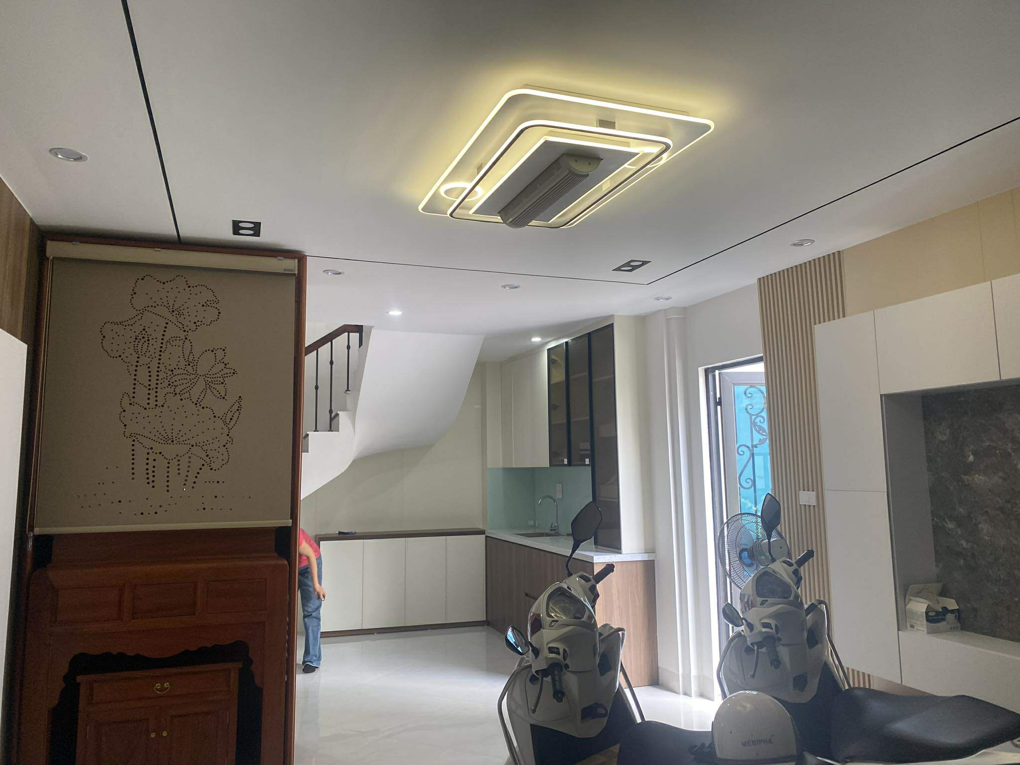 BÁN NHÀ 5 TẦNG 1 TUM – FULL NỘI THẤT CAO CẤP – TRUNG TÂM TRÂU QUỲ, GIA LÂM