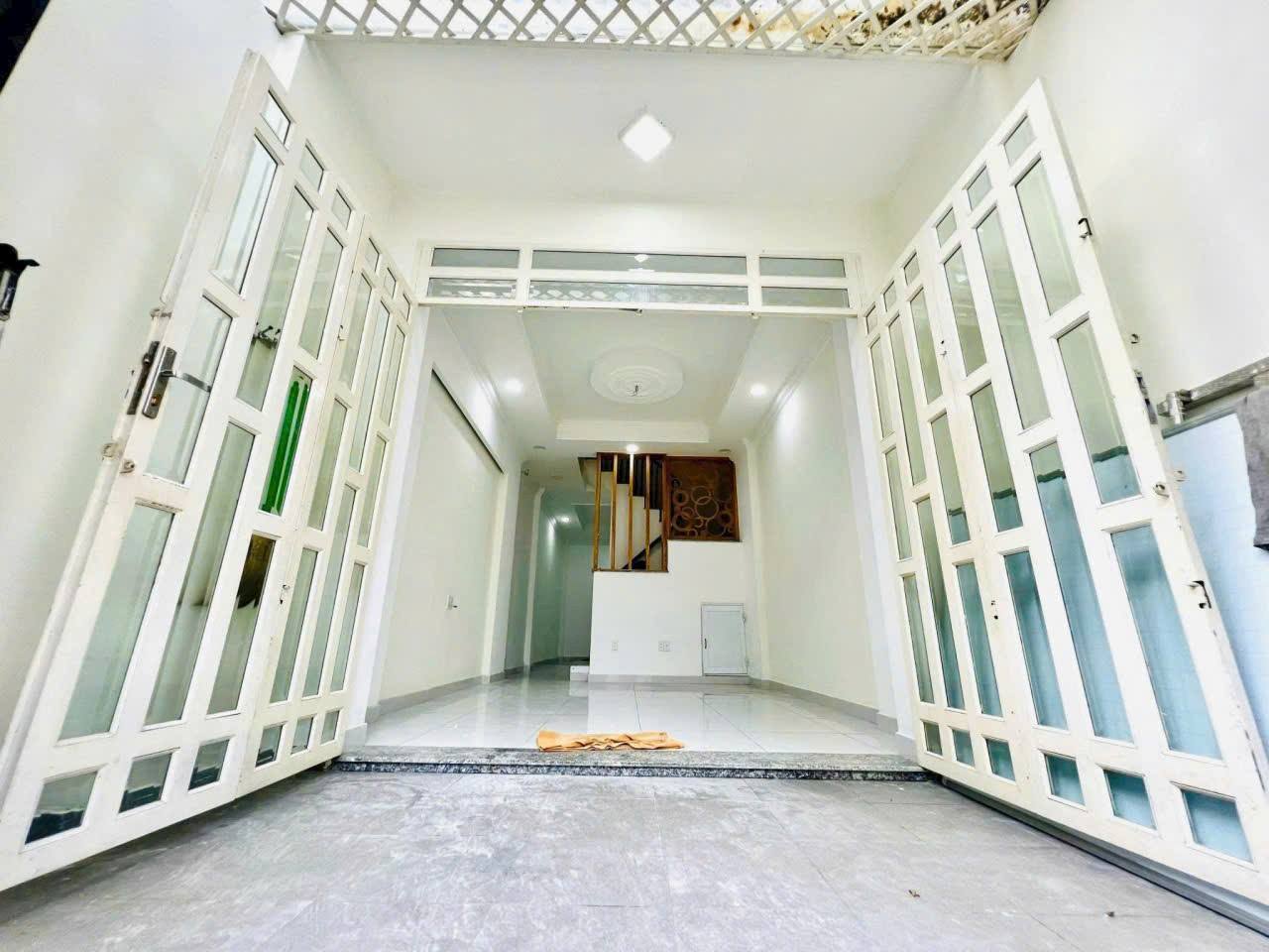 NHÀ 3 TẦNG BTCT VỪA Ở VỪA KINH DOANH MẶT TIỀN TÂN THỚI HIỆP 9 45M2 GẦN ST MEGA MARKET. SÁT BÊN TOÀ ÁN, CÔNG AN QUẬN 12