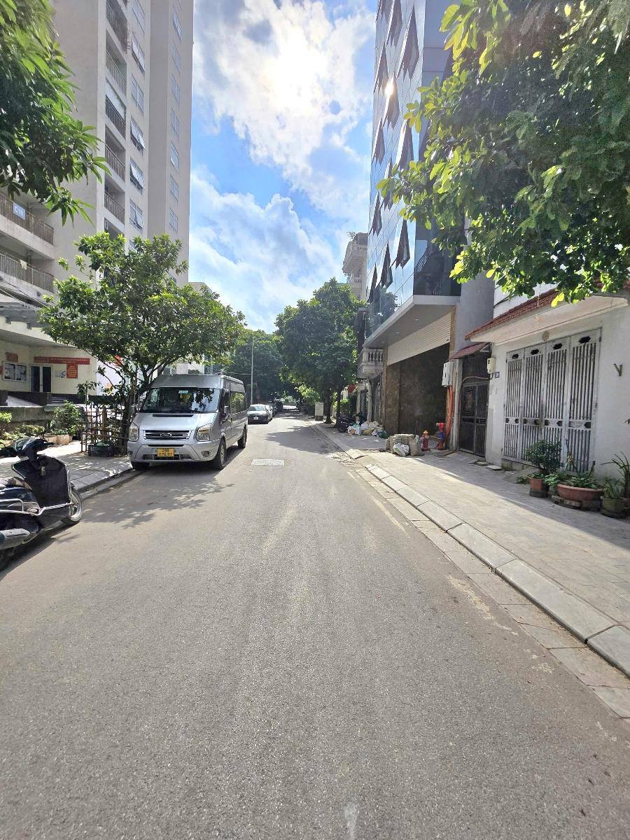 NHÀ NGÕ 647, LẠC LONG QUÂN, TÂY HỒ-VỈA HÈ-KD-Ô TÔ:36/50M X2T, MT 5M, GIÁ 18,9 TỶ.