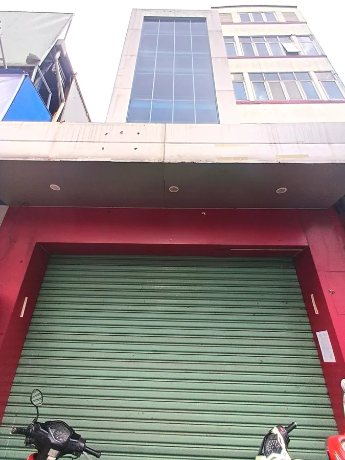 Nhà mặt tiền Hoàng Văn Thụ, 4 tầng thông sàn, 90m2, ngang 4,5m, Trung tâm Tân Bình, Đường rộng 30m.