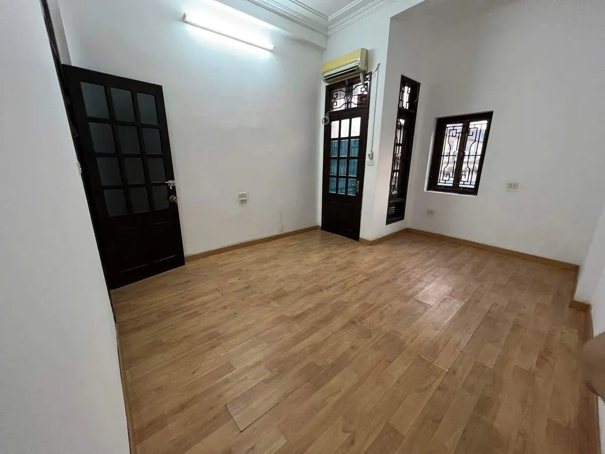 Bán Nhà Nguyễn Chí Thanh. Đống Đa. Ô Tô. DT 52m2. MT 4m. 5 Tầng. Giá 14,7 Tỷ.