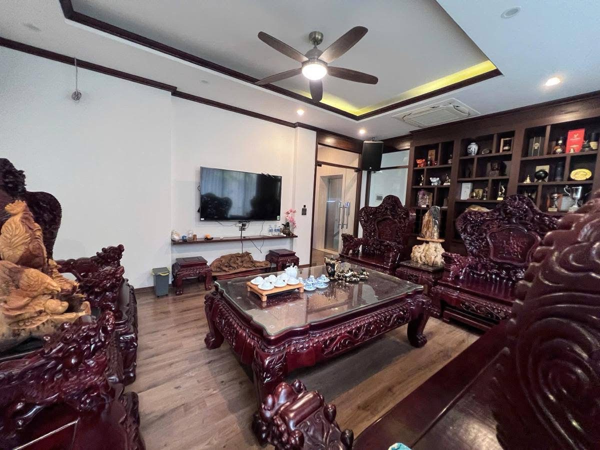 84m2