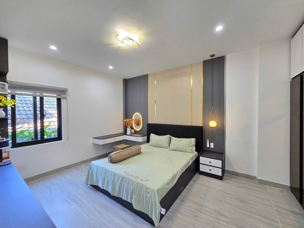 NHÀ 3 TẦNG FULL NỘI THẤT TÂN CỔ ĐIỂN – GẦN BIỂN NGUYỄN TẤT THÀNH – HÒA MINH, ĐÀ NẴNG.