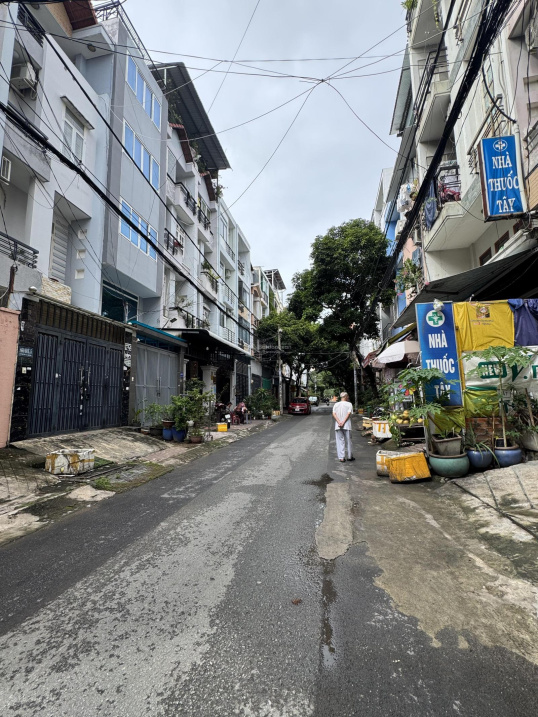 Hàng hiếm - nhà cấp 4 (8 x 18m) ngay D2, Phường 25, Bình Thạnh - hẻm 5m. Phù hợp xây CHDV