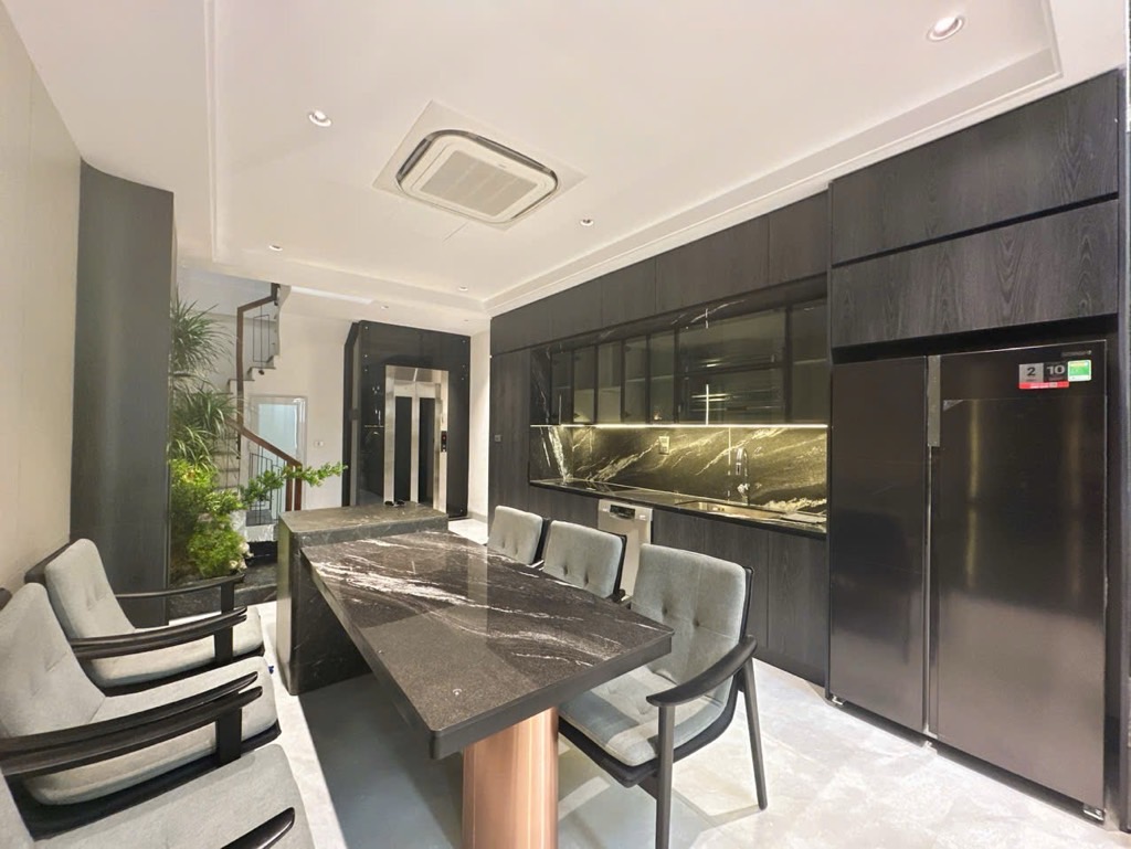 BÁN NHÀ NGỌC THUỴ, LONG BIÊN- OTO THANG MÁY-ĐẸP LONG LANH-65M-NHỈNH16 TỶ(TL)