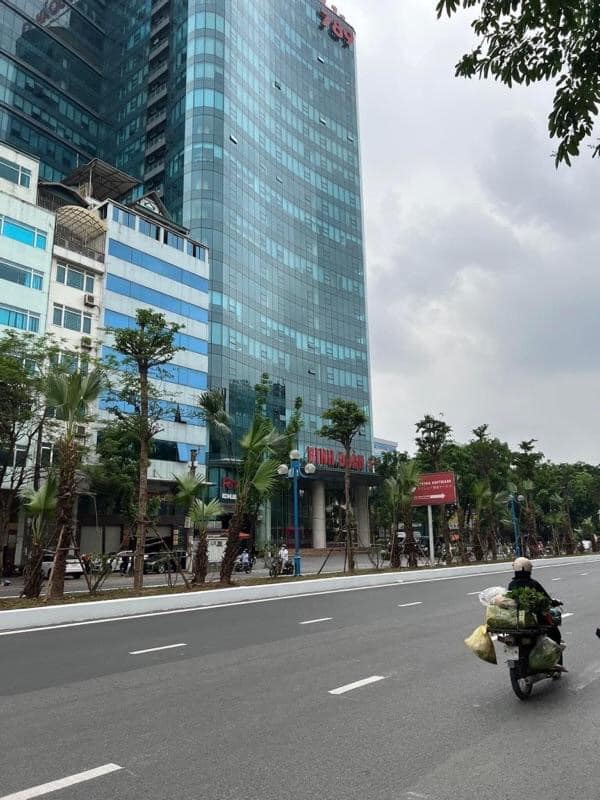 TÒA MẶT PHỐ, HOÀNG QUỐC VIỆT, CẦU GIẤY-VỈA HÈ- KD-Ô TÔ:295M X9T, MT 8M, GIÁ 250 TỶ