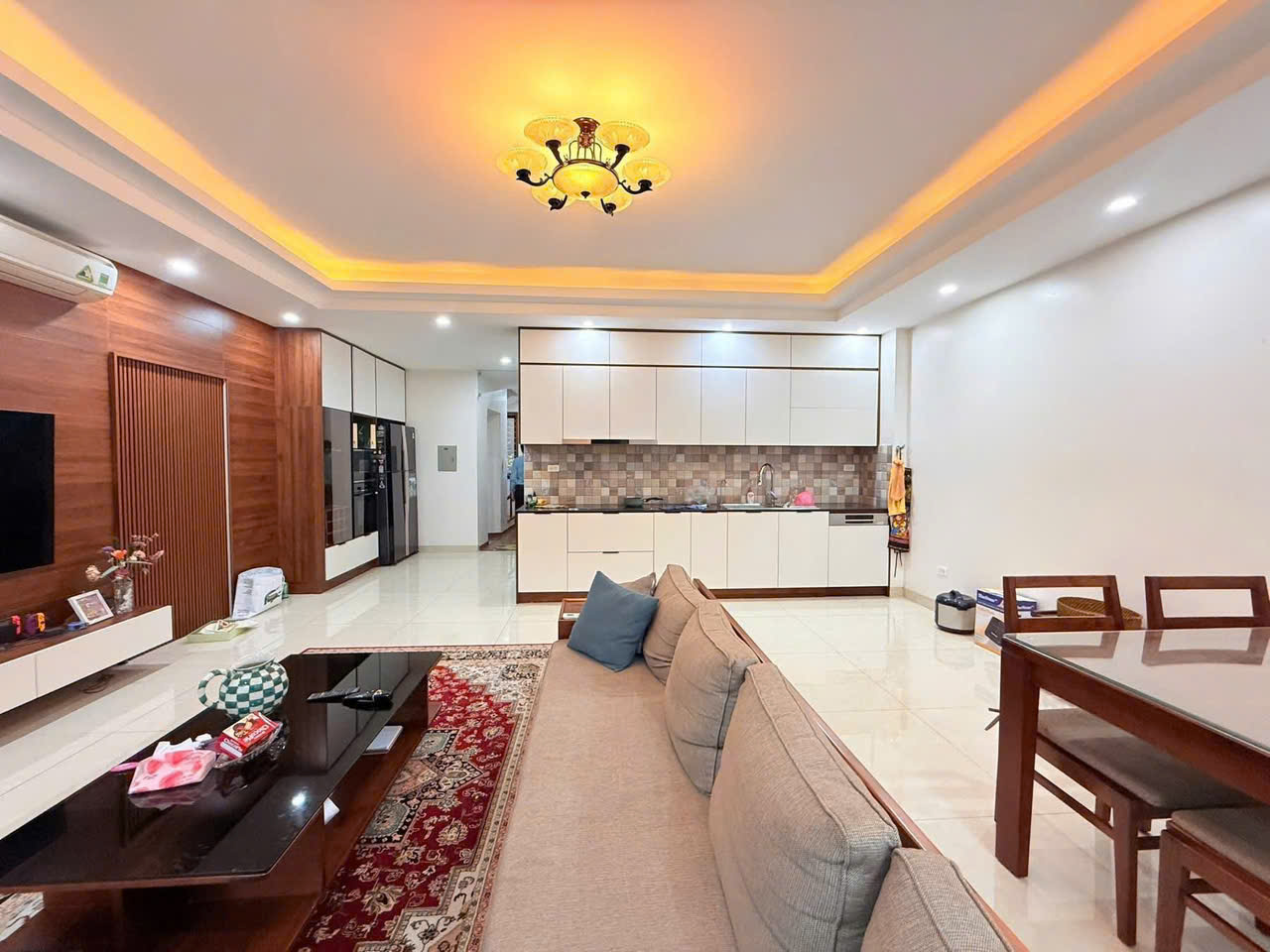 Bán nhà đẹp mặt ngõ thông kinh doanh phố Nguyên Hồng 33m2 4tầng nhỉnh 7 tỷ Ba Đình