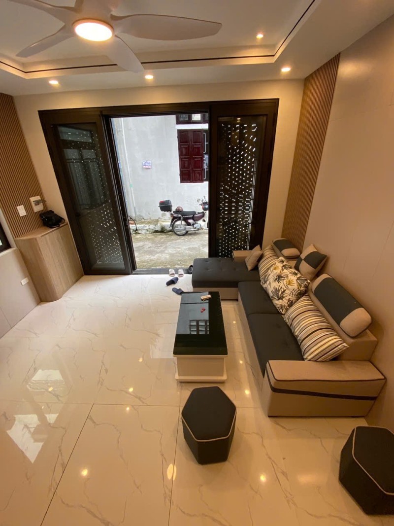 BÁN NHÀ 5 TẦNG HIỆN ĐẠI – THẠCH CẦU, LONG BIÊN – GIÁ CHỈ 6.6 TỶ