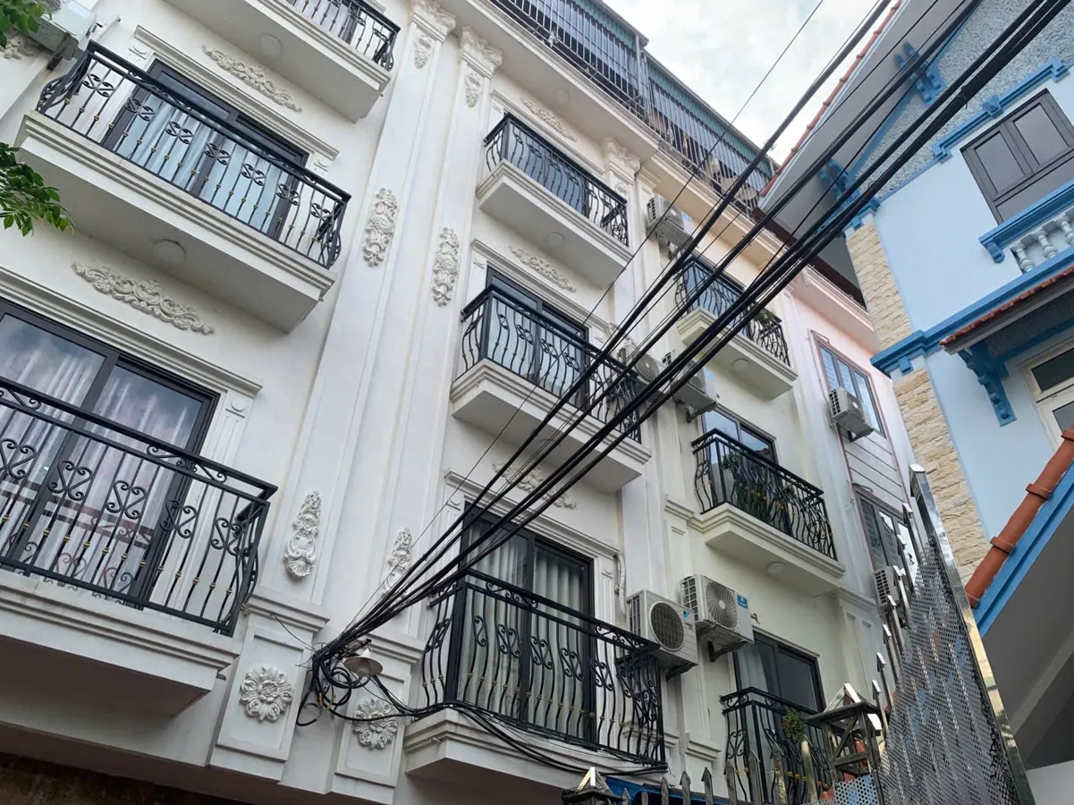 NHÀ ĐẸP Phố Nam Đuống 35m2 X 5 Tầng 6.2 tỷ Long Biên Hà Nội.Ngõ rộng ô tô nhỏ đỗ cửa.