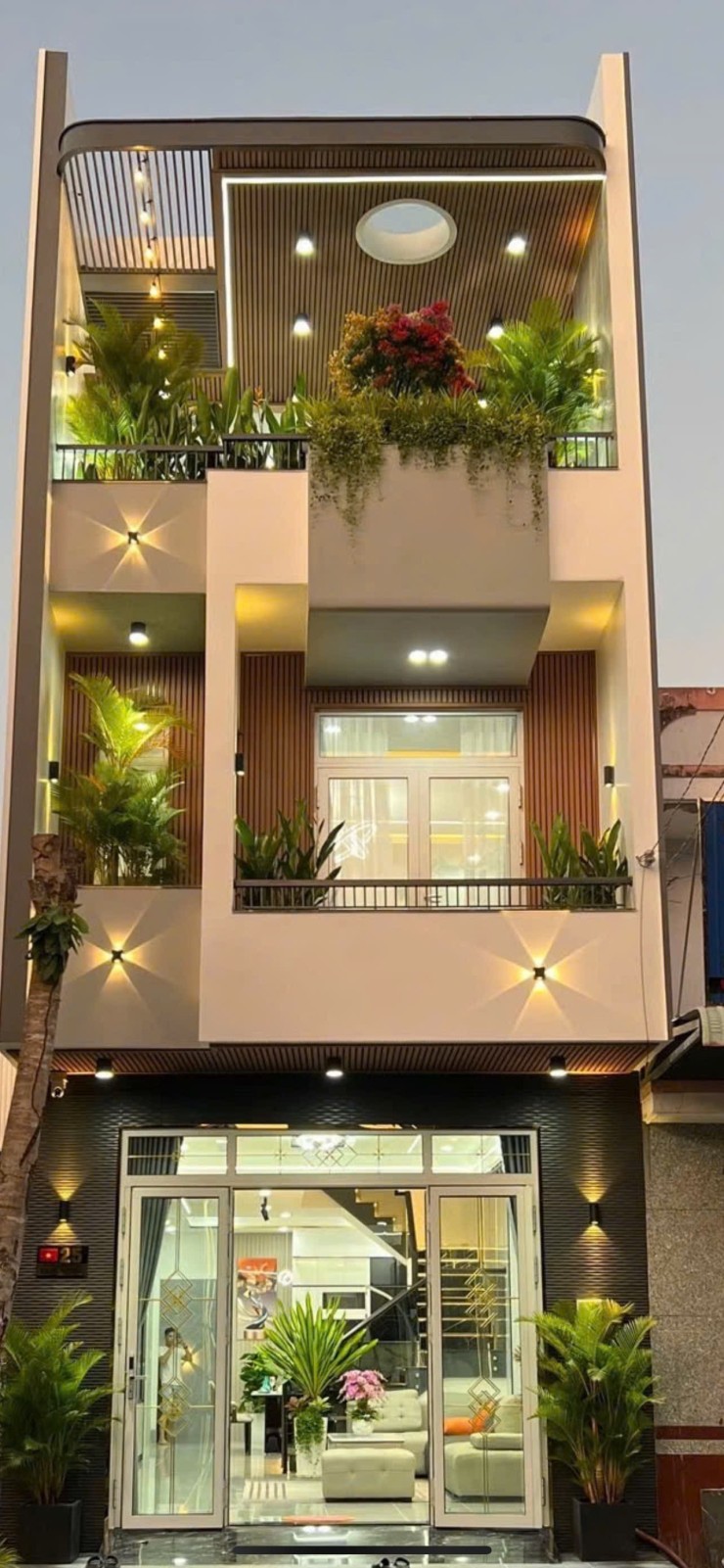 Bán nhà 3 Tầng MẶT TIỀN kinh doanh Dĩ An,Nhà mới 100%,SHR hoàn công