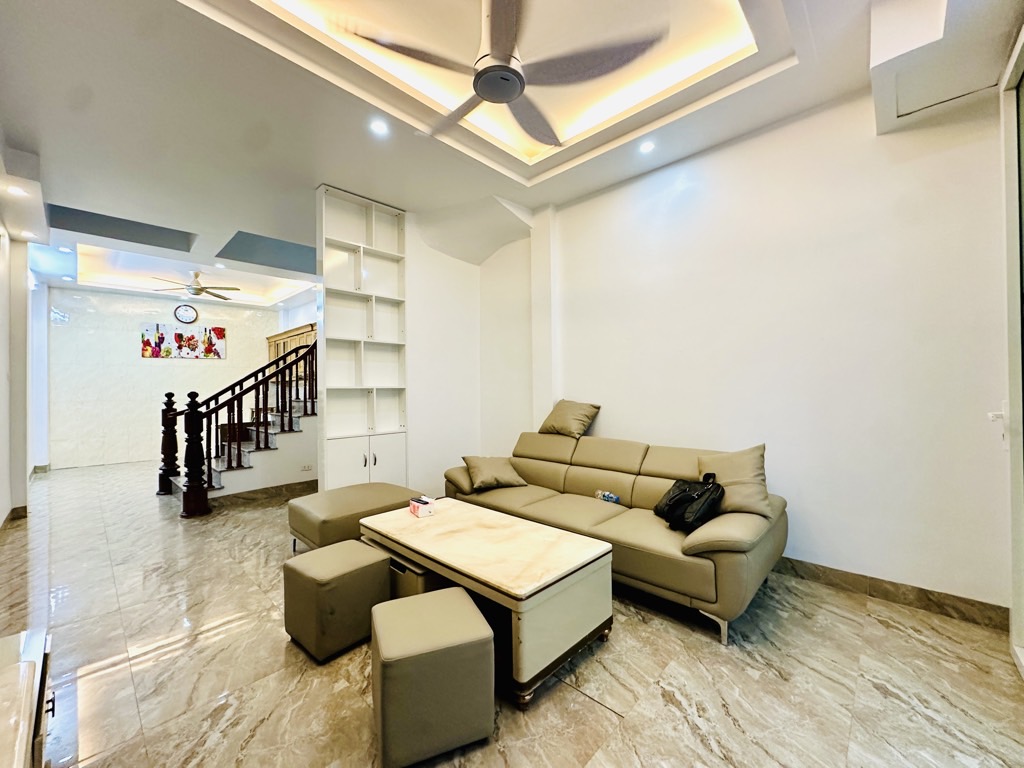 BÂN NHÀ NGỌC THUỴ, LONG BIÊN-MỚI TINH-FULL NỘI THẤT-46M-NHỈNH 7 TỶ(TL)