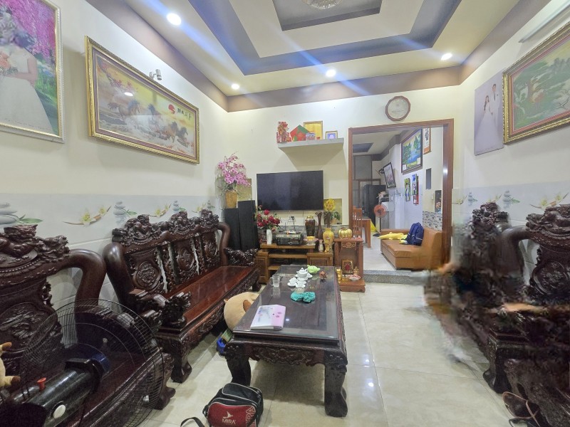 Bán nhà Linh Xuân, TPHCM, đường Số 8, 62m2, 3 tầng, 3PN. Sổ hồng, giá 5.9 tỷ. LH: 0933125879