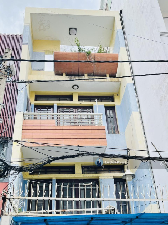 Gấp bán giảm 17 tỷ về 15.9 tỷ, bán nhà 4 tầng 84m2 - Hẻm xe tải khu vip P. 25, ngay ĐH Hutech