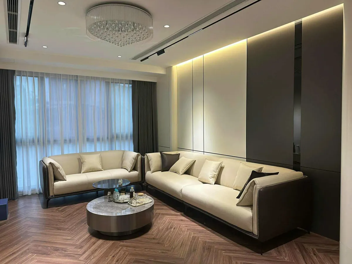 Bán nhà phố Lạc Long Quân, Cầu Giấy, 78m2, 7 tầng, thang máy, gara ôtô, full nội thất 30tỷ