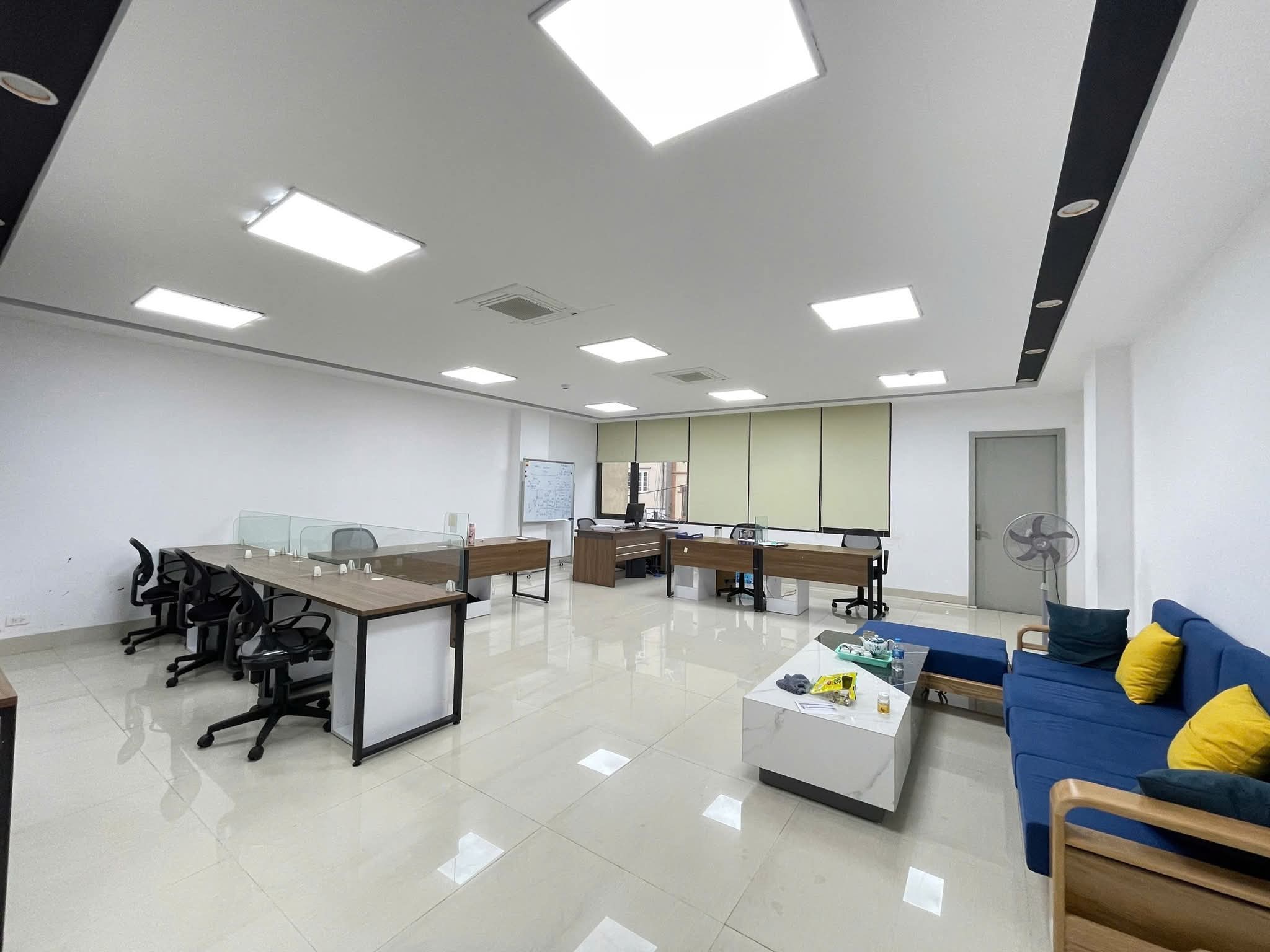 Bán nhà Mặt phố Khương Trung, Thanh Xuân, 61m2, 5 tầng, Kinh doanh, Ô tô tránh, 23ty, Nở hậu đẹp
