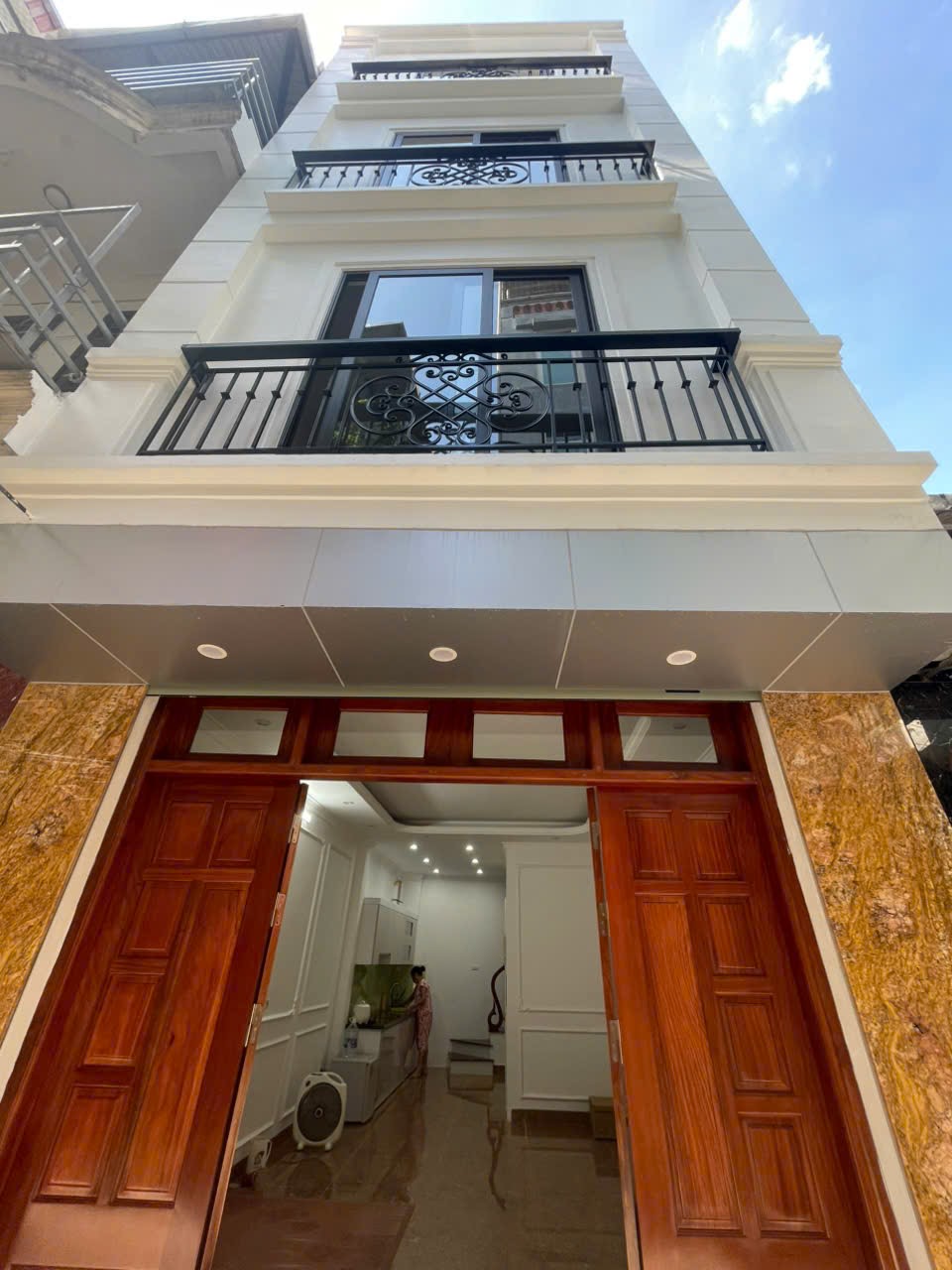 BÁN NHÀ PHỐ TRẦN ĐẠI NGHĨA, OTO TRÁNH, NHÀ MỚI THANG MÁY, KINH DOANH, LÀM VĂN PHÒNG