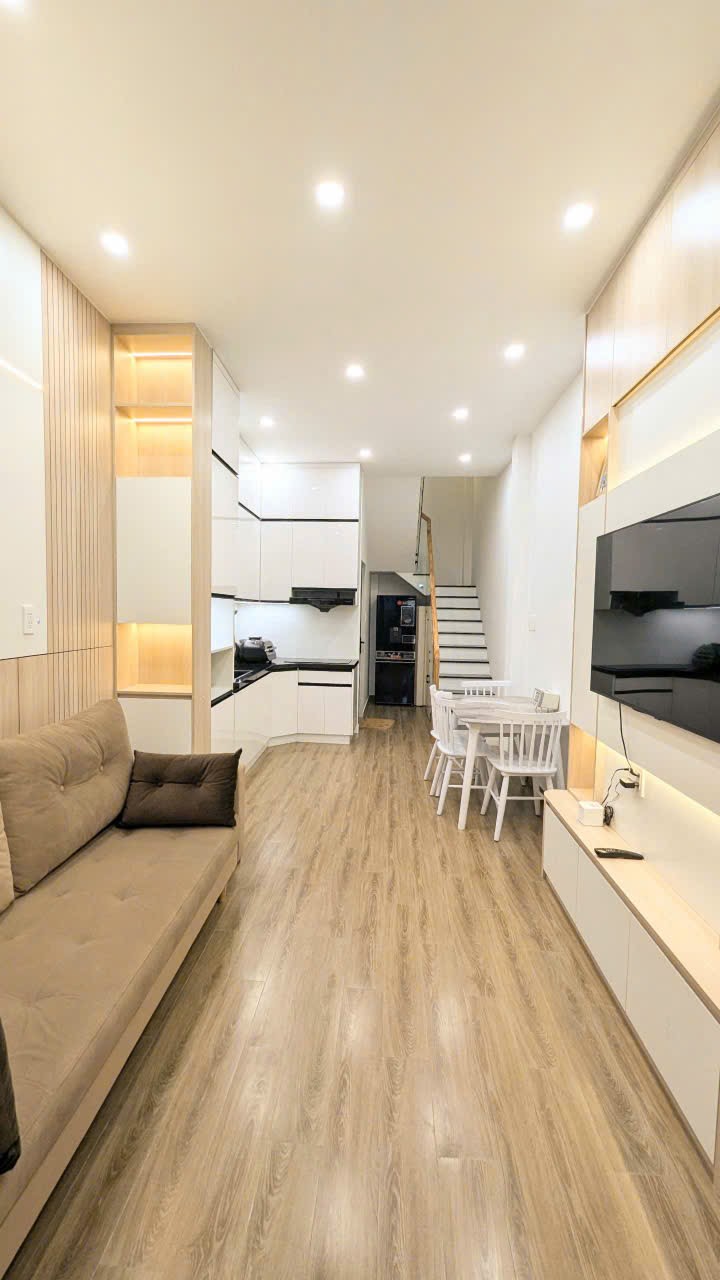 Bán Nhà Trung Tâm Quận 10 - Chỉ 15m Ra Mặt Tiền - 31,5m²(nở hậu ) x 4 Tầng - Chỉ Hơn 6 Tỷ Nhà Mới Ở Ngay Nội Thất Cao Cấp - Xem Là Mua