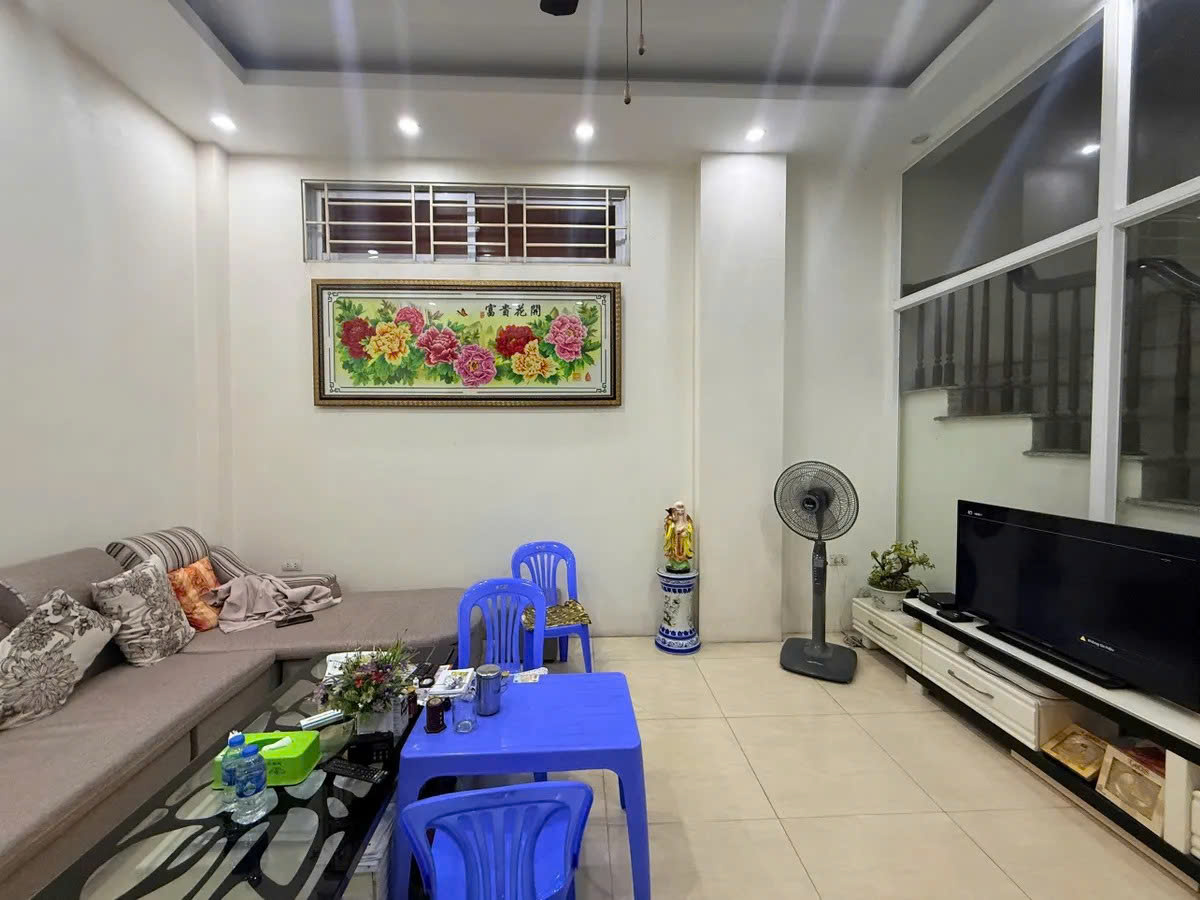 Bán nhà phố Kim Mã 66m2, 3 tầng đẹp mặt tiền 5m có 3 thoáng chỉ 12 tỷ hiếm Ba Đình