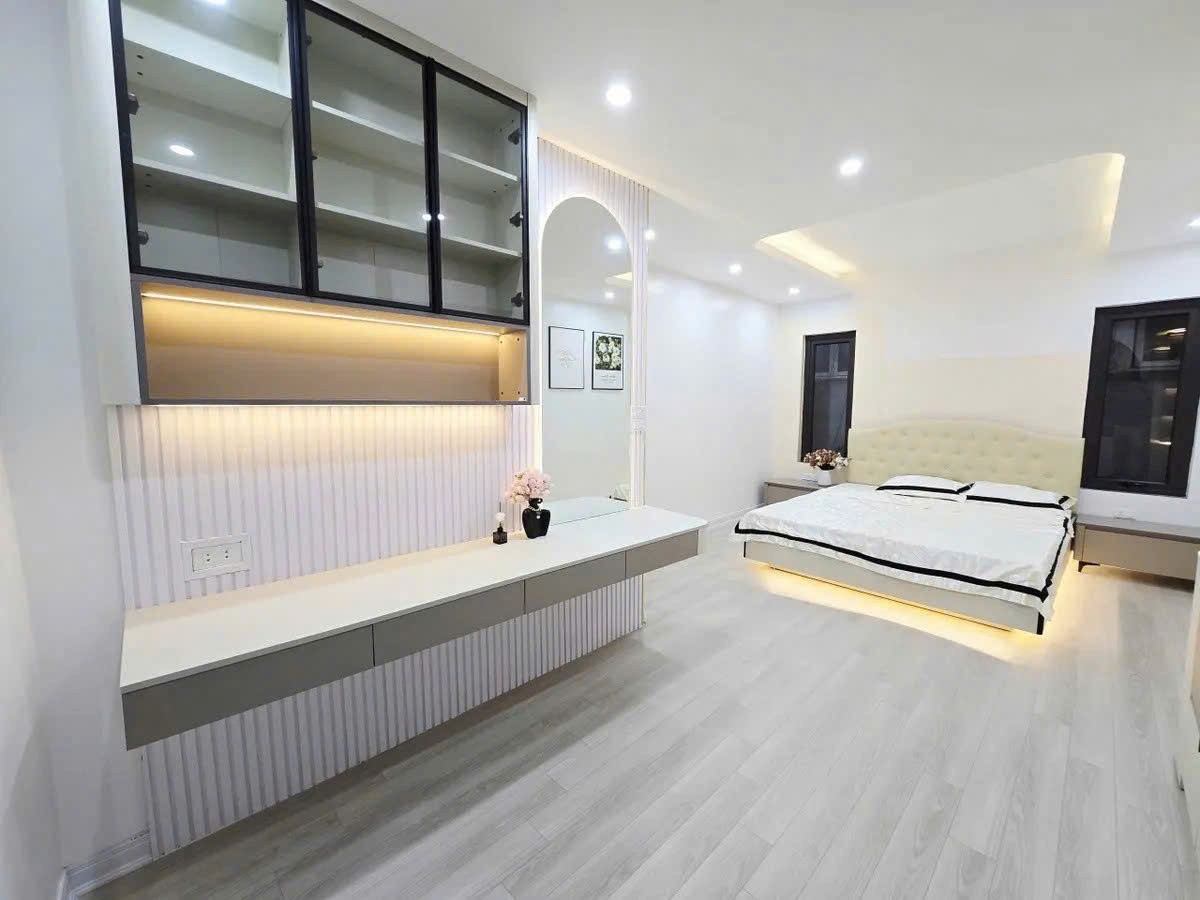 Bán nhà phố Lò Đúc 36m2, 5T thang máy đẹp long lanh mặt tiền 4.2m giá 8.65 tỷ