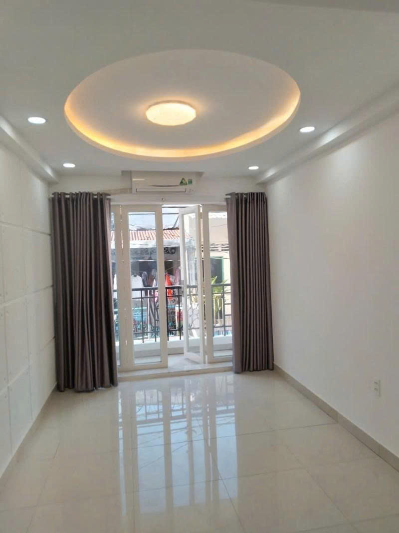 NGUYỄN TIỂU LA Q10- VỊ TRÍ ĐẸP, HXH ĐỖ CỬA - NHÀ 5 TẦNG THIẾT KẾ HIỆN ĐẠI VÀO Ở NGAY - HƠN 7 TỶ