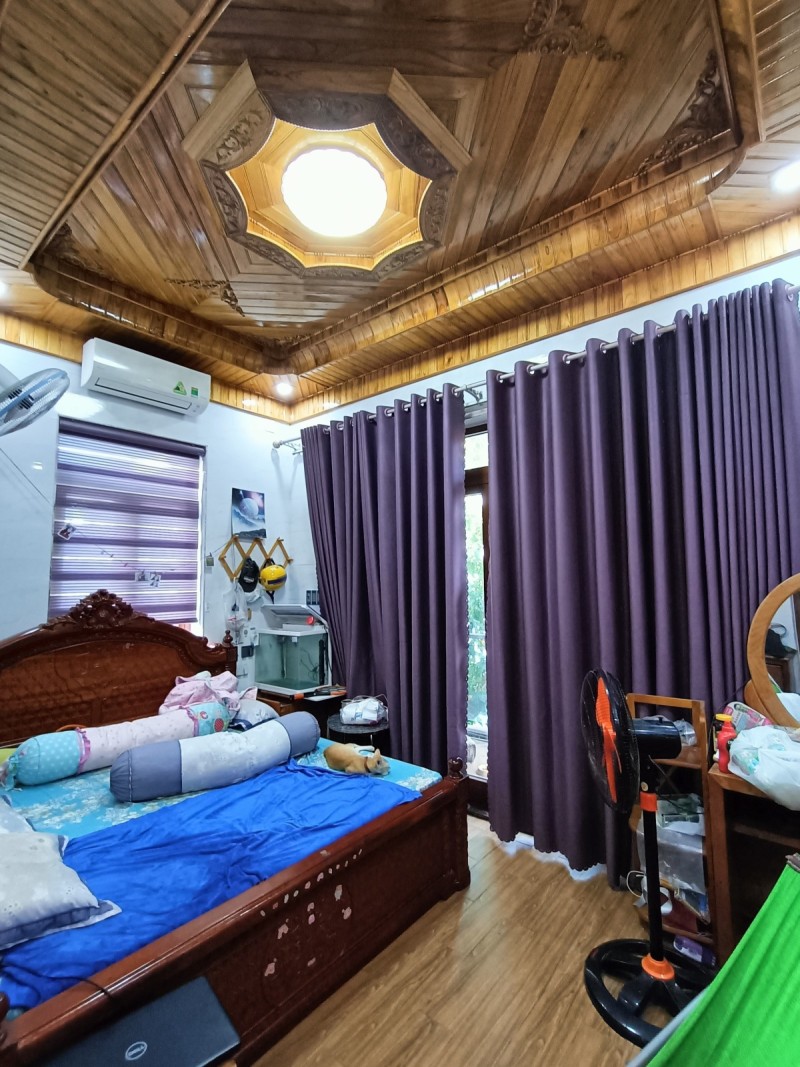 ► Biệt Thự sát Bãi Tắm Thanh Khê, Trần Cao Vân, 200m2, ngang 10, 4 tầng, 8 PN