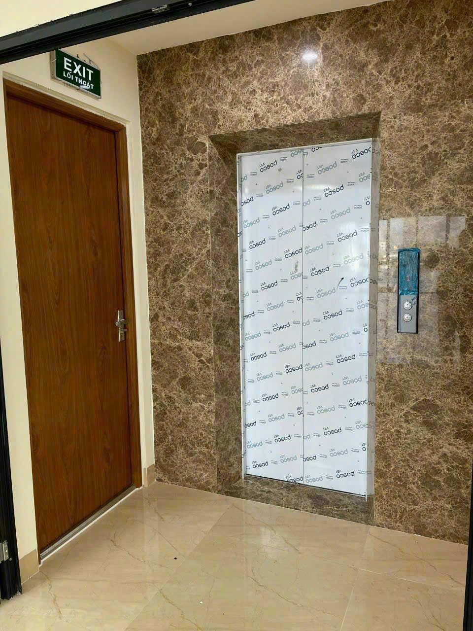 Mình cho thuê nhà mới, căn góc, Tôn Đức Thắng; vỉa hè 108m2* 5T- 28 Tr