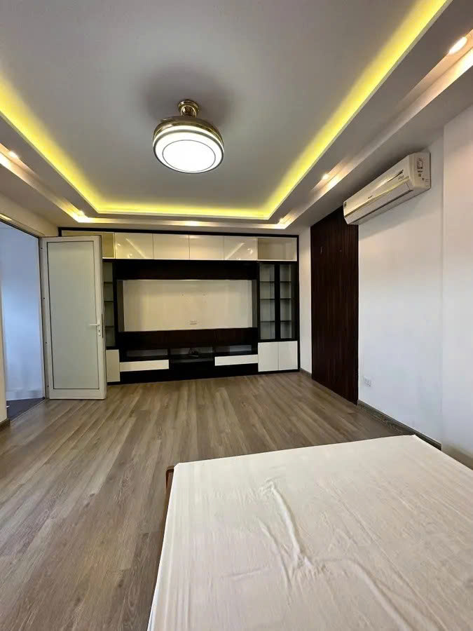 Bán nhà Trích Sài 45m2, 5 tầng Gara ô tô 3 thoáng 10m ra Hồ quanh 18 tỷ VIP Tây Hồ