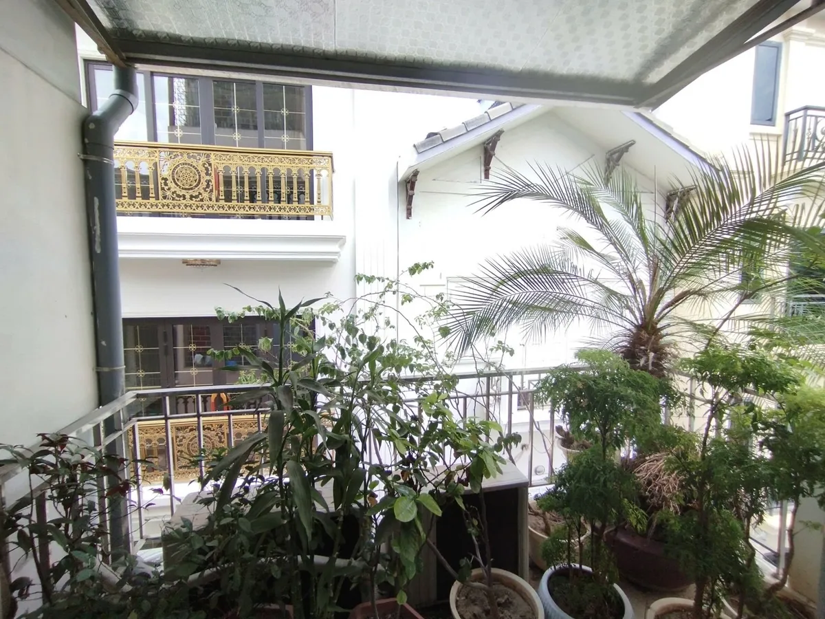 NHÀ ĐẸP CẦU GIẤY 42M, 4 TẦNG, MT 4M, NGÕ KINH DOANH- ĐƯỜNG THÔNG, GIÁ 10,5 TỶ